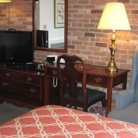 Lockport Inn And Suites ภายนอก รูปภาพ