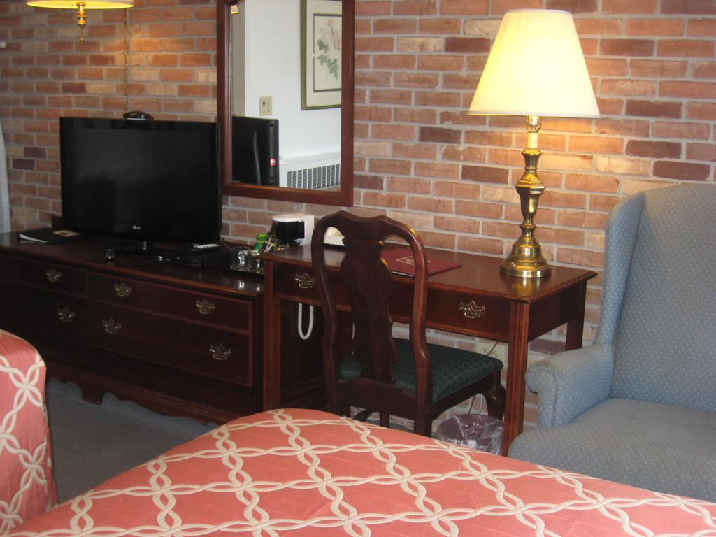 Lockport Inn And Suites ภายนอก รูปภาพ