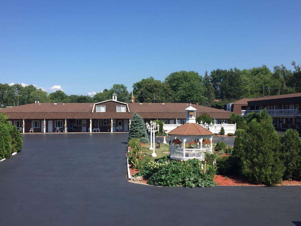 Lockport Inn And Suites ภายนอก รูปภาพ
