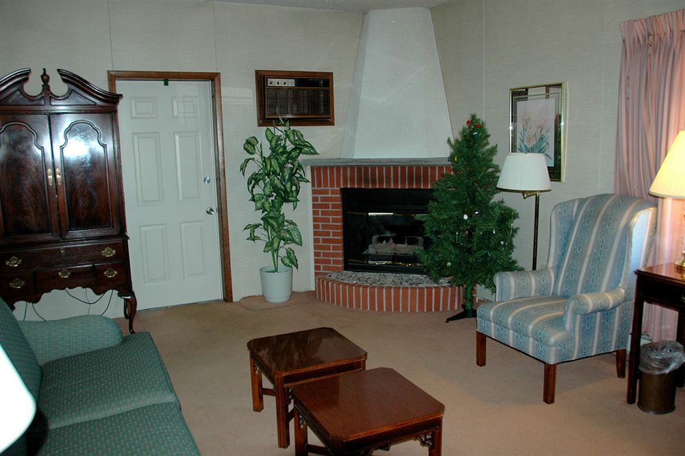Lockport Inn And Suites ภายนอก รูปภาพ