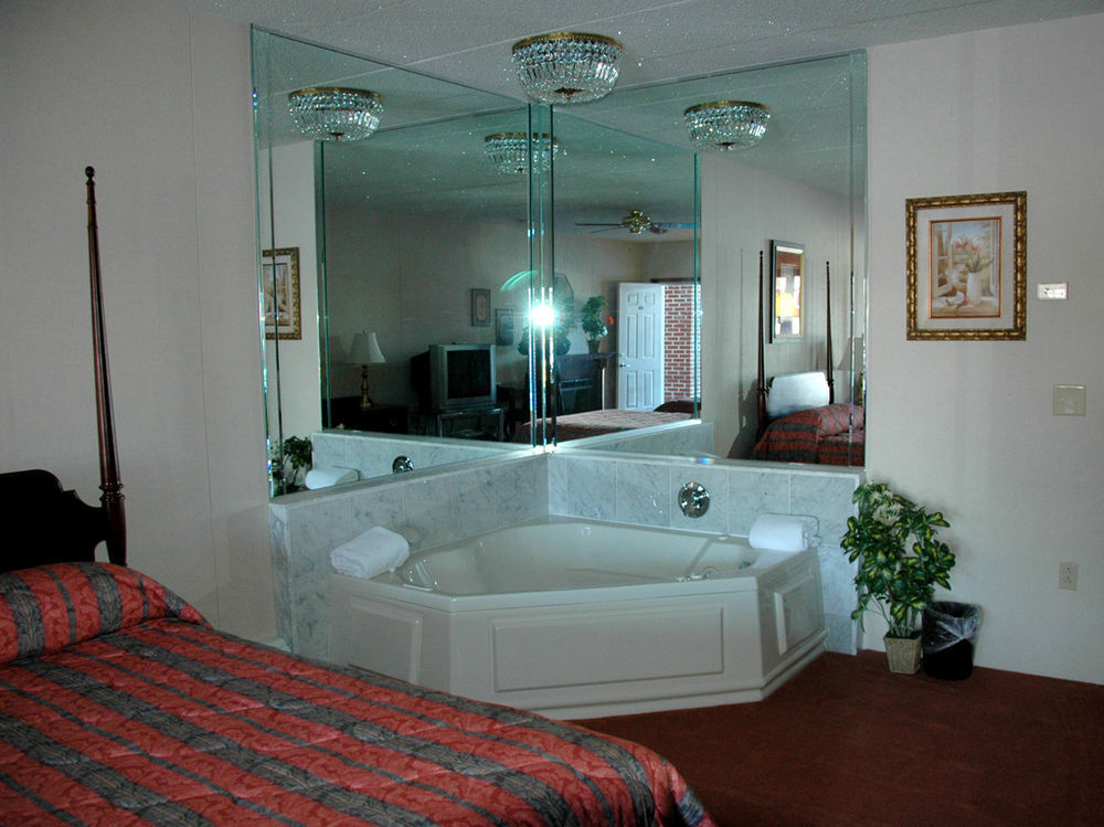 Lockport Inn And Suites ภายนอก รูปภาพ